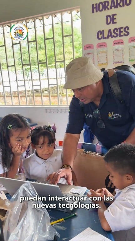La administración municipal, a través de su Oficina TIC, entregó seis computadores