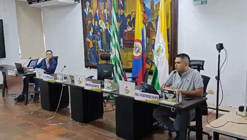 #TintoPolítico En nuestro tinto político de mañana les contaremos los dos nombres