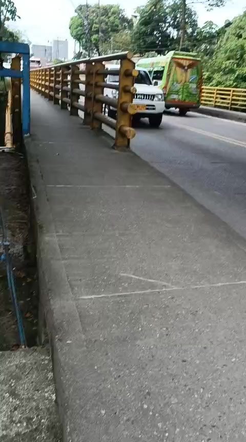 #ReporteCiudadano #Espa Nos reportan una fuga de agua desde hace varios días