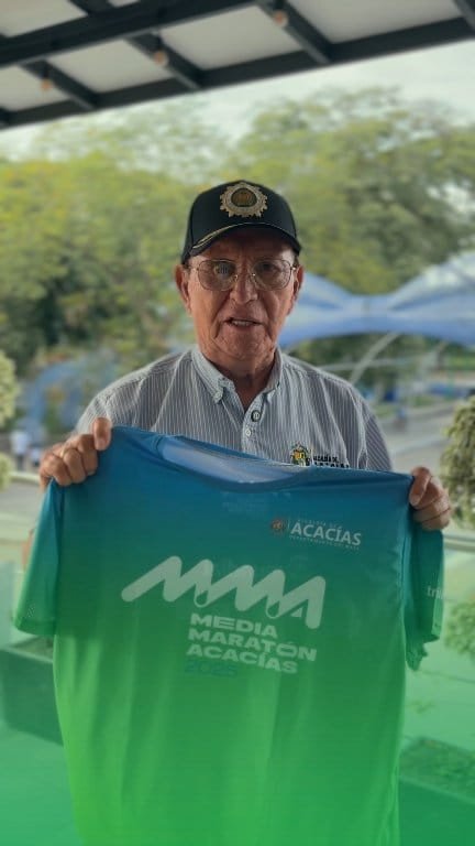 EL CORONEL CARLOS PLATA SE PONE LA CAMISETA Iniciamos una jornada clave