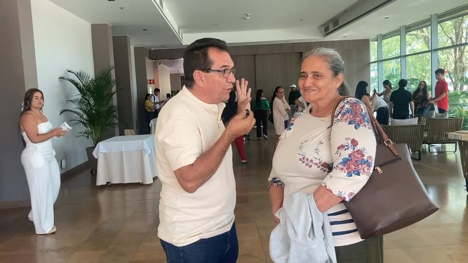 Jóvenes de Dinamarca que se beneficiaron del programa de becas patrocinadas por