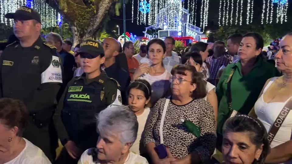 #EnVivo RECORRIDO Y ENTREVISTAS DEL ALUMBRADO NAVIDEÑO La magia de la Navidad