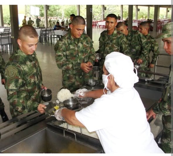 #NoticiaNacional SOLDADOS CON SALARIO MINIMO ,HISTORICO EN COLOMBIA La decisión de garantizar