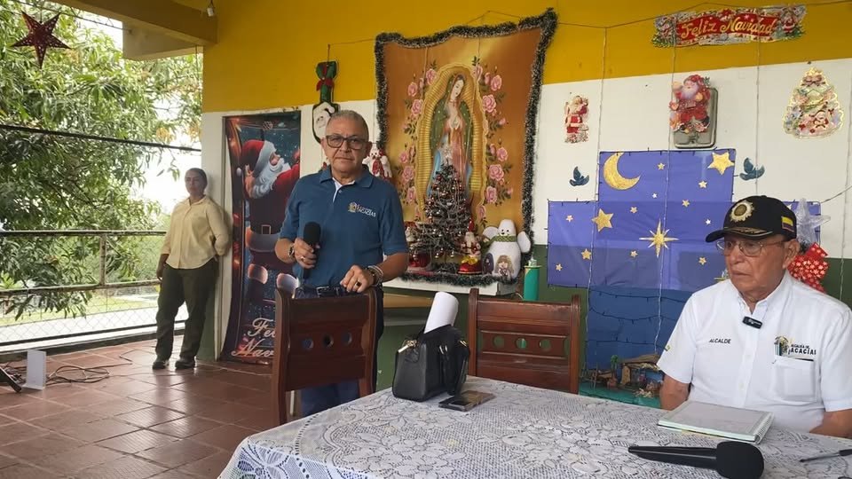 En la vereda Alto Acaciítas El alcalde Coronel Carlos Plata acompaña la