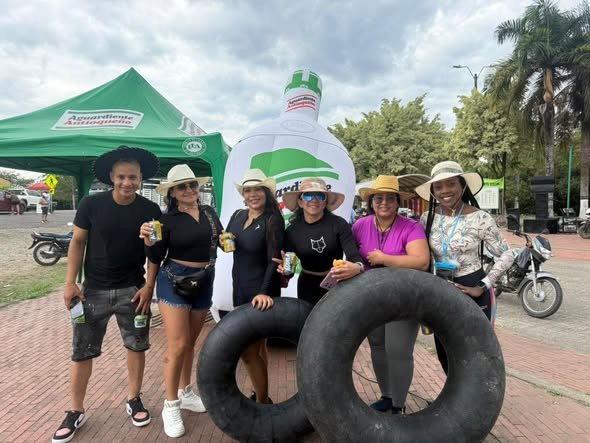 Granadinos y turistas ya están listos para disfrutar de la travesía por