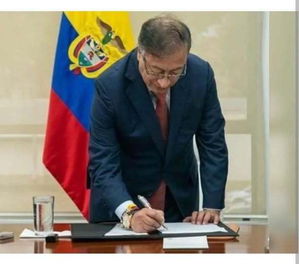 #GobiernoNacional SE ACABÓ EL PRIVILEGIO El Gobierno Nacional eliminó la prima millonaria